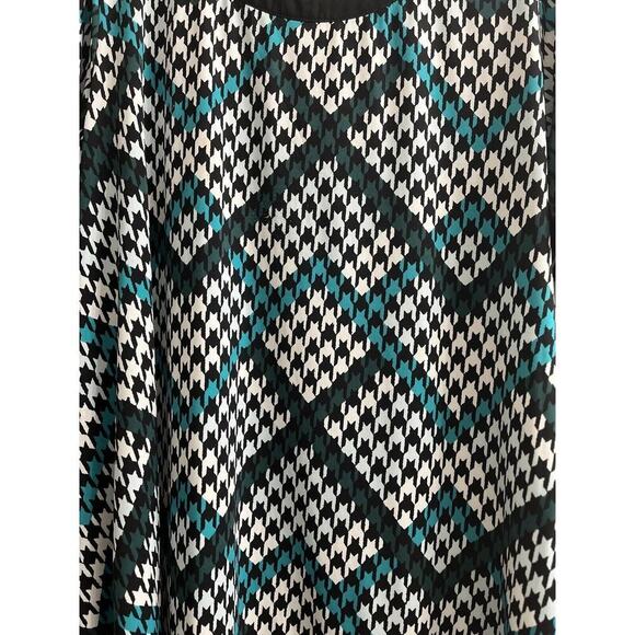 C established 1946 SZ 18/20 3/4 sleeve Back White Teal Loose Fit Flowing Top - Picture 3 of 10